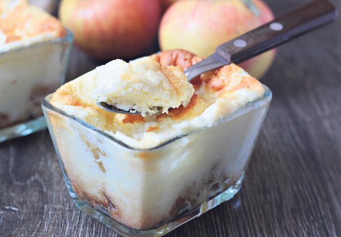 64d7b044-1a24-486c-a3f8-48ac0a0a0a64-332765-stockphotocottagecheesebakedpuddingwithapplesandcaramelhomemadecottagecheesecasserolewithapples719338507-ls-690x480